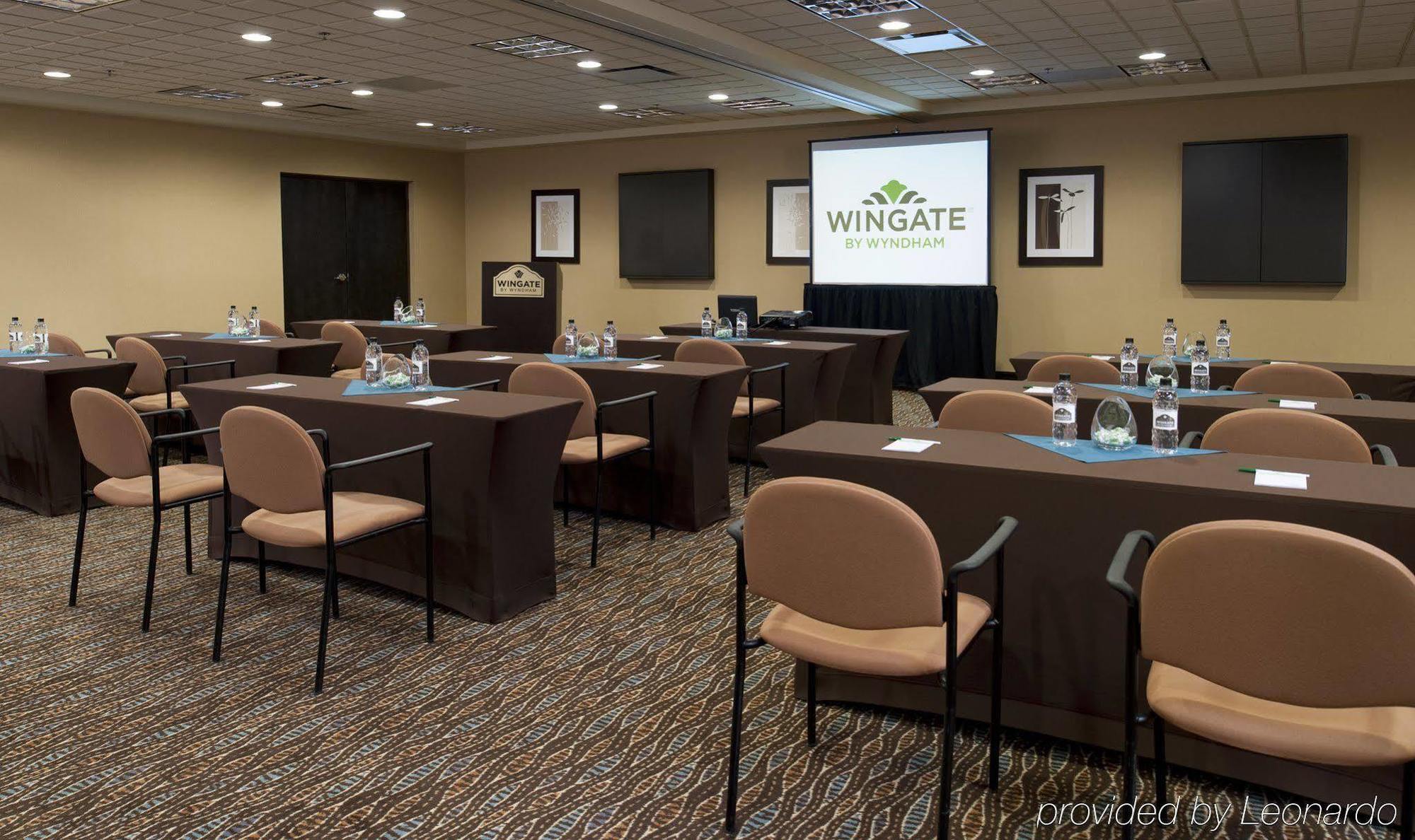 Hotel Wingate By Wyndham Regina Exterior foto